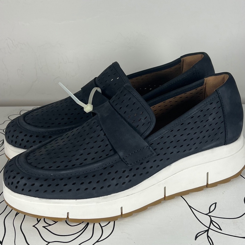 Clarks Lorini Edge Navy Nubuck Perforated Platform Loafers Womens 9.5 M - Picture 1 of 8